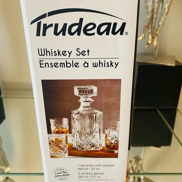 Selling Whiskey Set / Je vends ensemble à Whiskey - Picture 2 of 3